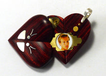 Load image into Gallery viewer, 5788 Silver Butterfly Illusionist Locket