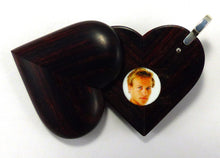 Load image into Gallery viewer, 6216 Natural Wood Illusionist Locket