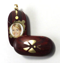 Load image into Gallery viewer, B264 Cremation Ash Gold Butterfly Locket With Secret Compartments