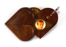 Load image into Gallery viewer, 2891 Thin Chechen Wood Illusionist Locket
