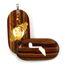 Load image into Gallery viewer, 3573 Thin Music Note - Dove Illusionist Locket