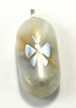 Load image into Gallery viewer, 3944 Thin Silver Butterfly Illusionist Locket
