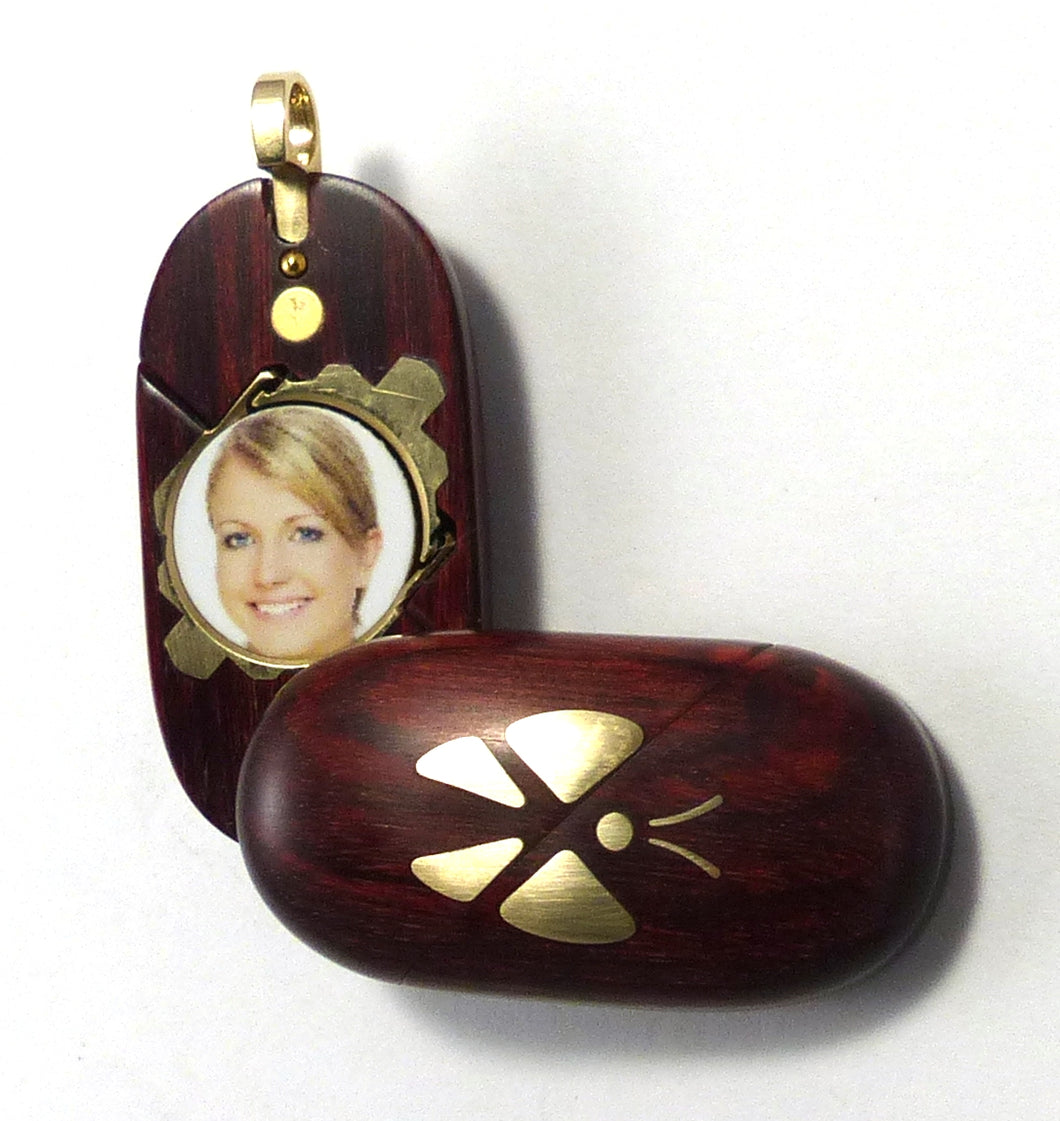 B264 Cremation Ash Gold Butterfly Locket With Secret Compartments