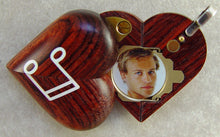Load image into Gallery viewer, 3082 Slim Wood Piano Music Note Illusionist Locket
