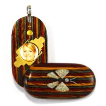 Load image into Gallery viewer, 4174Thin Unique Wood Illusionist Locket
